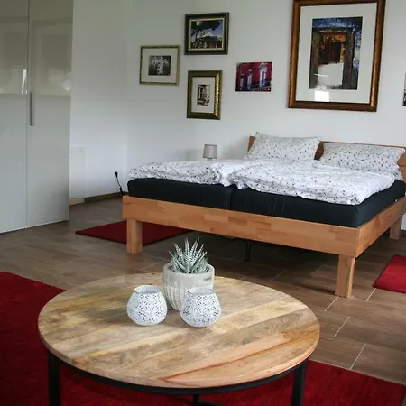 An Der Weinstrasse Апартаменты